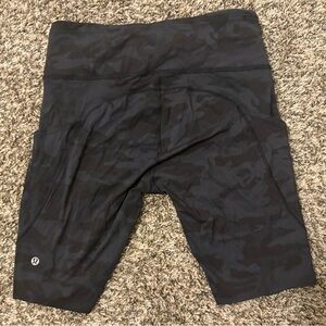 Lululemon Fast and Free Short 10"
Incognito Camo Multi Grey